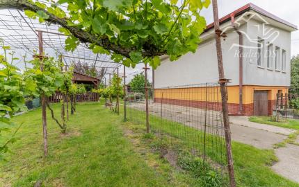 REZERVOVANÉ - RK RealityDS - PREDAJ 4 izbového domu s vidieckym charakterom a veľkým pozemkom, Blahová Okres Dunajská Streda