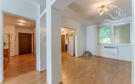 ÚSPEŠNE ODOVZDANÝ! - RK RealityDS - Predaj 3 izb. veľkometrážneho bytu, 94 m2, loggiou, Hlboká ul.