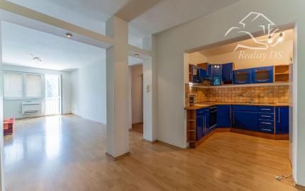 ÚSPEŠNE ODOVZDANÝ! - RK RealityDS - Predaj 3 izb. veľkometrážneho bytu, 94 m2, loggiou, Hlboká ul.