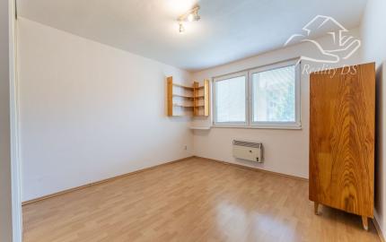 ÚSPEŠNE ODOVZDANÝ! - RK RealityDS - Predaj 3 izb. veľkometrážneho bytu, 94 m2, loggiou, Hlboká ul.