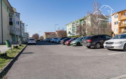 ÚSPEŠNE ODOVZDANÝ! - RK RealityDS - Predaj 3 izb. veľkometrážneho bytu, 94 m2, loggiou, Hlboká ul.