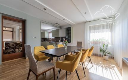 RealityDS - Predaj 5 izb. rodinného domu, garáže s altánkom na 8 á pozemku, Dunajská Lužná