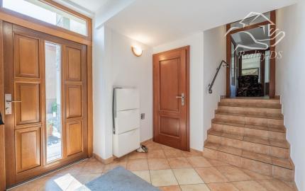 RealityDS - Predaj 5 izb. rodinného domu, garáže s altánkom na 8 á pozemku, Dunajská Lužná