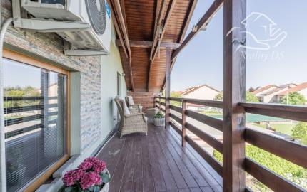 RealityDS - Predaj 5 izb. rodinného domu, garáže s altánkom na 8 á pozemku, Dunajská Lužná