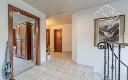 RealityDS - Predaj 5 izb. rodinného domu, garáže s altánkom na 8 á pozemku, Dunajská Lužná