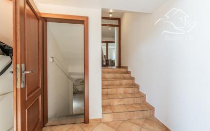 RealityDS - Predaj 5 izb. rodinného domu, garáže s altánkom na 8 á pozemku, Dunajská Lužná