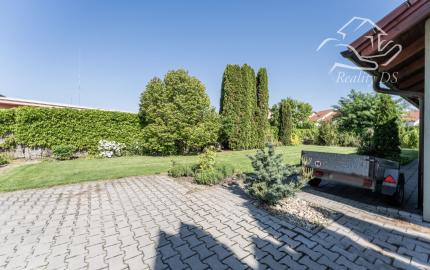 RealityDS - Predaj 5 izb. rodinného domu, garáže s altánkom na 8 á pozemku, Dunajská Lužná