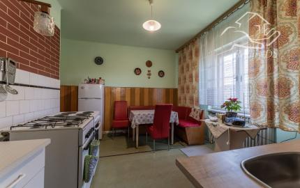 RealityDS - Predaj 3 izbového rodinného domu s garážou, letnou kuchynkou na 6,23 á pozemku, Šamorín