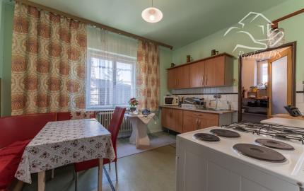 RealityDS - Predaj 3 izbového rodinného domu s garážou, letnou kuchynkou na 6,23 á pozemku, Šamorín