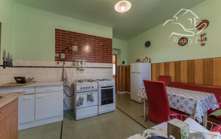 RealityDS - Predaj 3 izbového rodinného domu s garážou, letnou kuchynkou na 6,23 á pozemku, Šamorín