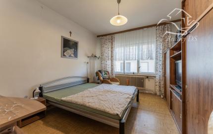 RealityDS - Predaj 3 izbového rodinného domu s garážou, letnou kuchynkou na 6,23 á pozemku, Šamorín