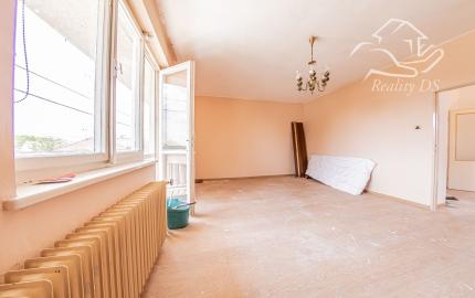 Predaj 4 izb. rodinného domu, garáže a vedľ. stavby na 23,09 á pozemku, ZĽAVA 40000