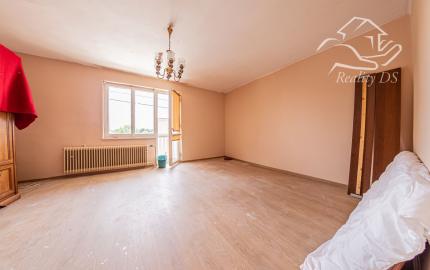 Predaj 4 izb. rodinného domu, garáže a vedľ. stavby na 23,09 á pozemku, ZĽAVA 40000