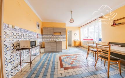 Predaj 4 izb. rodinného domu, garáže a vedľ. stavby na 23,09 á pozemku, ZĽAVA 40000