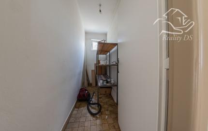 Predaj 4 izb. rodinného domu, garáže a vedľ. stavby na 23,09 á pozemku, ZĽAVA 40000