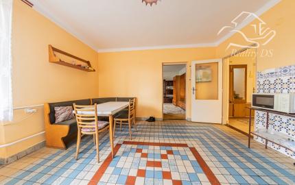 Predaj 4 izb. rodinného domu, garáže a vedľ. stavby na 23,09 á pozemku, ZĽAVA 40000