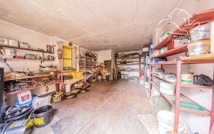 Predaj 4 izb. rodinného domu, garáže a vedľ. stavby na 23,09 á pozemku, ZĽAVA 40000