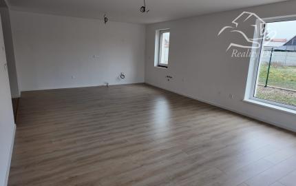 Predaj - 4 izb. NOVOSTAVBA BUNGALOVU  s 3 parkovacími plochami na 5,60 á pozemku, Šamorín