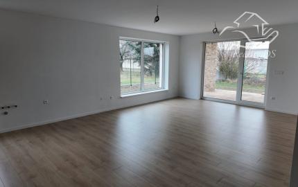 Predaj - 4 izb. NOVOSTAVBA BUNGALOVU  s 3 parkovacími plochami na 5,60 á pozemku, Šamorín