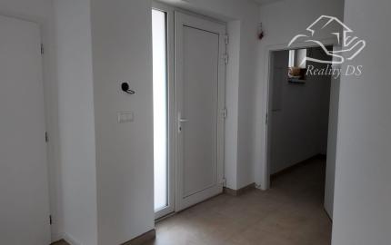 Predaj - 4 izb. NOVOSTAVBA BUNGALOVU  s 3 parkovacími plochami na 5,60 á pozemku, Šamorín