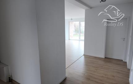 Predaj - 4 izb. NOVOSTAVBA BUNGALOVU  s 3 parkovacími plochami na 5,60 á pozemku, Šamorín