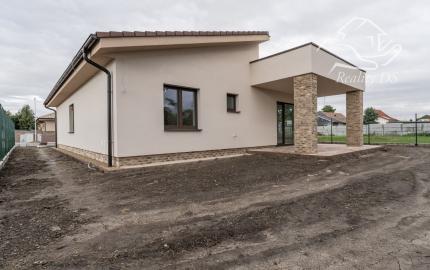 Predaj - 4 izb. NOVOSTAVBA BUNGALOVU  s 3 parkovacími plochami na 5,60 á pozemku, Šamorín