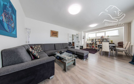 RealityDS - PREDAJ 5-izbového rodinného domu s garážou a veľkým pozemkom – Malé Dvorníky