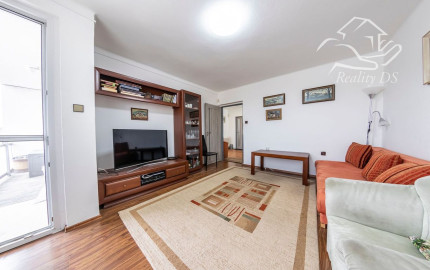 RealityDS - PREDAJ 5-izbového rodinného domu s garážou a veľkým pozemkom – Malé Dvorníky