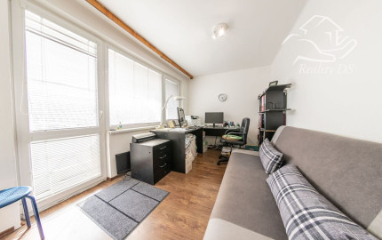 RealityDS - PREDAJ 5-izbového rodinného domu s garážou a veľkým pozemkom – Malé Dvorníky