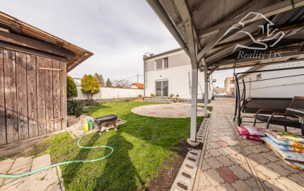 RealityDS - PREDAJ 5-izbového rodinného domu s garážou a veľkým pozemkom – Malé Dvorníky
