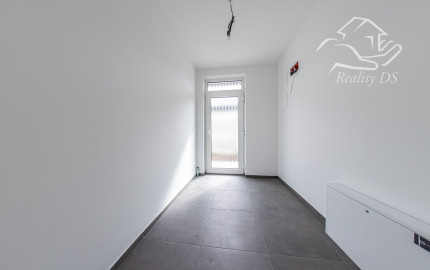 REZERVOVANÝ - RealityDS - ZĽAVA, KTORÁ SA NEODMIETA ! Predaj 3i bungalovu so 445 m2 pozemkom, Báč