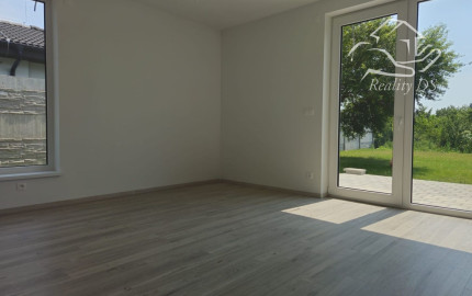 REZERVOVANÝ - RealityDS - ZĽAVA, KTORÁ SA NEODMIETA ! Predaj 3i bungalovu so 445 m2 pozemkom, Báč