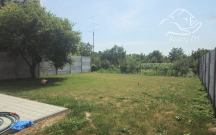 REZERVOVANÝ - RealityDS - ZĽAVA, KTORÁ SA NEODMIETA ! Predaj 3i bungalovu so 445 m2 pozemkom, Báč