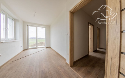 RealityDS - Nový 4-izbový byt so záhradkou a parkovaním na PREDAJ, Bučuháza - Šamorín