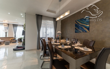 RealityDS - PRE NÁROČNEJŠÍCH !!! Predaj 5 izb. RD s garážou na 6,65 á pozemku, Kvetoslavov - Rozárium