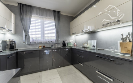 RealityDS - PRE NÁROČNEJŠÍCH !!! Predaj 5 izb. RD s garážou na 6,65 á pozemku, Kvetoslavov - Rozárium