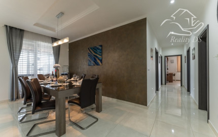 RealityDS - PRE NÁROČNEJŠÍCH !!! Predaj 5 izb. RD s garážou na 6,65 á pozemku, Kvetoslavov - Rozárium