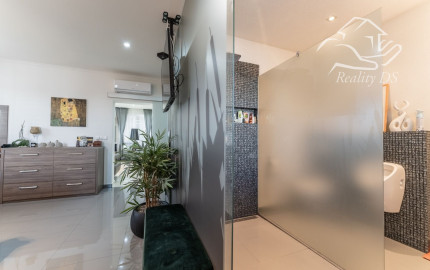 RealityDS - PRE NÁROČNEJŠÍCH !!! Predaj 5 izb. RD s garážou na 6,65 á pozemku, Kvetoslavov - Rozárium