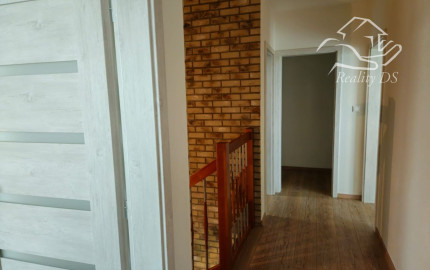 RK RealityDS - PREDAJ NOVÝ 4 izb. byt, 123 m2 + malá oplotená záhradka na relax + 2x parkovacia plocha v OV =nová cena =259.500,-€ !!!