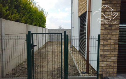 RK RealityDS - PREDAJ NOVÝ 4 izb. byt, 123 m2 + malá oplotená záhradka na relax + 2x parkovacia plocha v OV =nová cena =259.500,-€ !!!