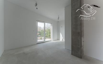 RealityDS - PREDAJ moderná celoročne obyv. chatka so 170 m2 pozemkom, Bodíky AKCIA!