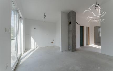 RealityDS - PREDAJ moderná celoročne obyv. chatka so 170 m2 pozemkom, Bodíky AKCIA!