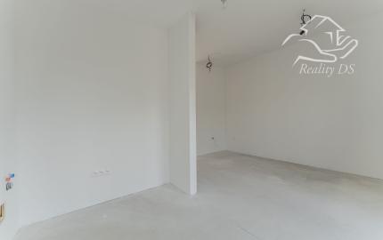 RealityDS - PREDAJ moderná celoročne obyv. chatka so 170 m2 pozemkom, Bodíky AKCIA!