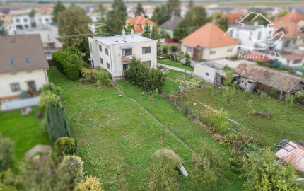 REZERVOVANÝ - RealityDS - Predaj RD 7 izb. , s dvomi BJ, pozemkom 1798 m2, Šamorín