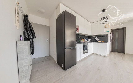 RealityDS - Štýlový 2-izbový byt v Košútoch s balkónom – ideálny na investíciu alebo prvé bývanie na PREDAJ