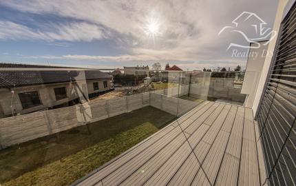 RealityDS - Štýlový 2-izbový byt v Košútoch s balkónom – ideálny na investíciu alebo prvé bývanie na PREDAJ