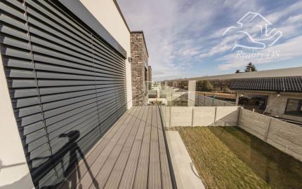 RealityDS - Štýlový 2-izbový byt v Košútoch s balkónom – ideálny na investíciu alebo prvé bývanie na PREDAJ