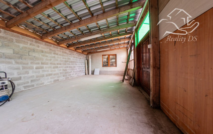 RealityDS - Prenájom/ Predaj - zabehnutá stolárska dieľňa, vs. Skladový areál, s 1641 m2 pozemkom v OV, Gabčíkovo