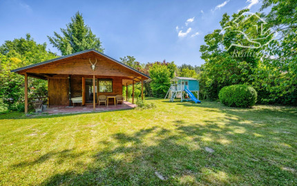 RealityDS - PREDAJ - pozemok s rekreačnou chatou priamo pri vode v Potônskych Lúkach!