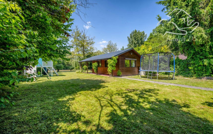 RealityDS - PREDAJ - pozemok s rekreačnou chatou priamo pri vode v Potônskych Lúkach!